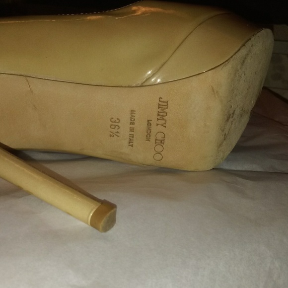 Jimmy Choo beige patent heels with dust bag - Picture 4 of 8